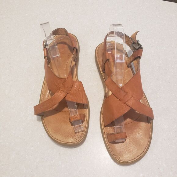 BORN Inya Leather Sandals Women's Size 10M Brown Leather Toe Loop - Picture 2 of 8
